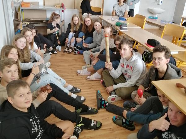 Pravěké rituály v hodině Hv