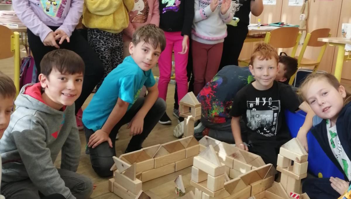 Hodina geometrie - stavby z těles, modelování těles