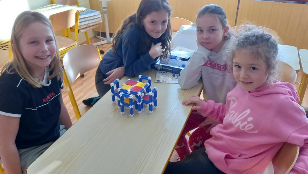 UČENÍ I HRANÍ