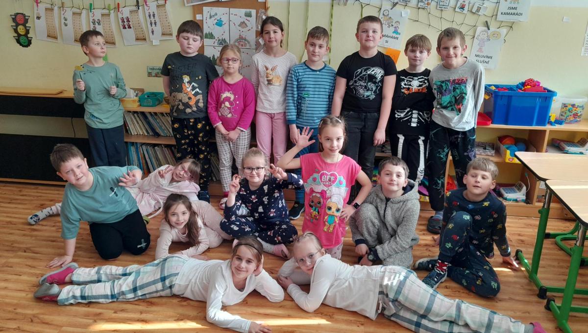 Pyžamový den a jarní tvoření