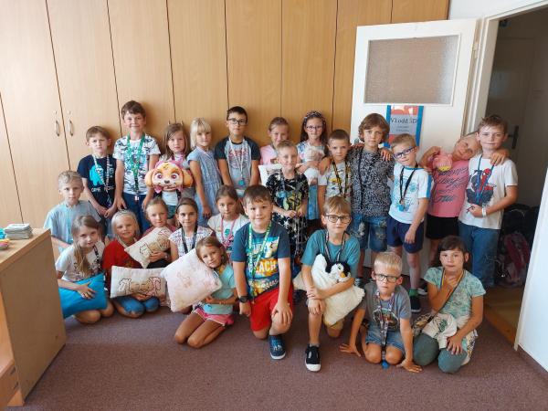 To jsme my  holky a kluci z 2.C a 2.D