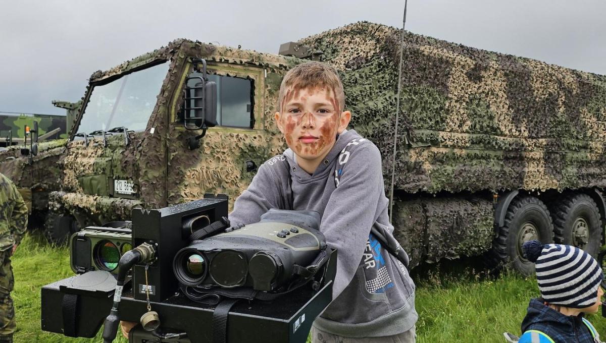 Den armády na letišti