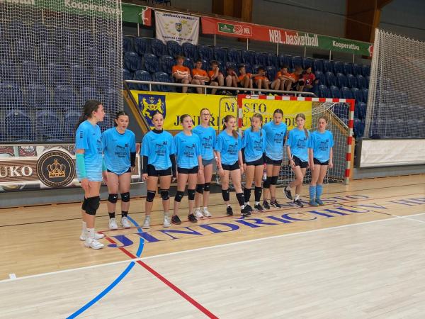 Skvělý výkon našich volejbalistek na krajském kole v Jindřichově Hradci
