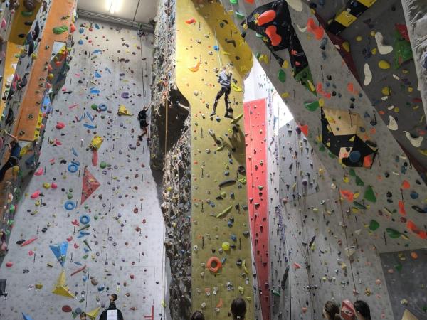 Agenti na stěně – výcvik důvěry a odvahy