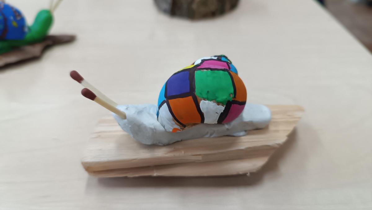 Práce s přírodninami -  veselí šnečci