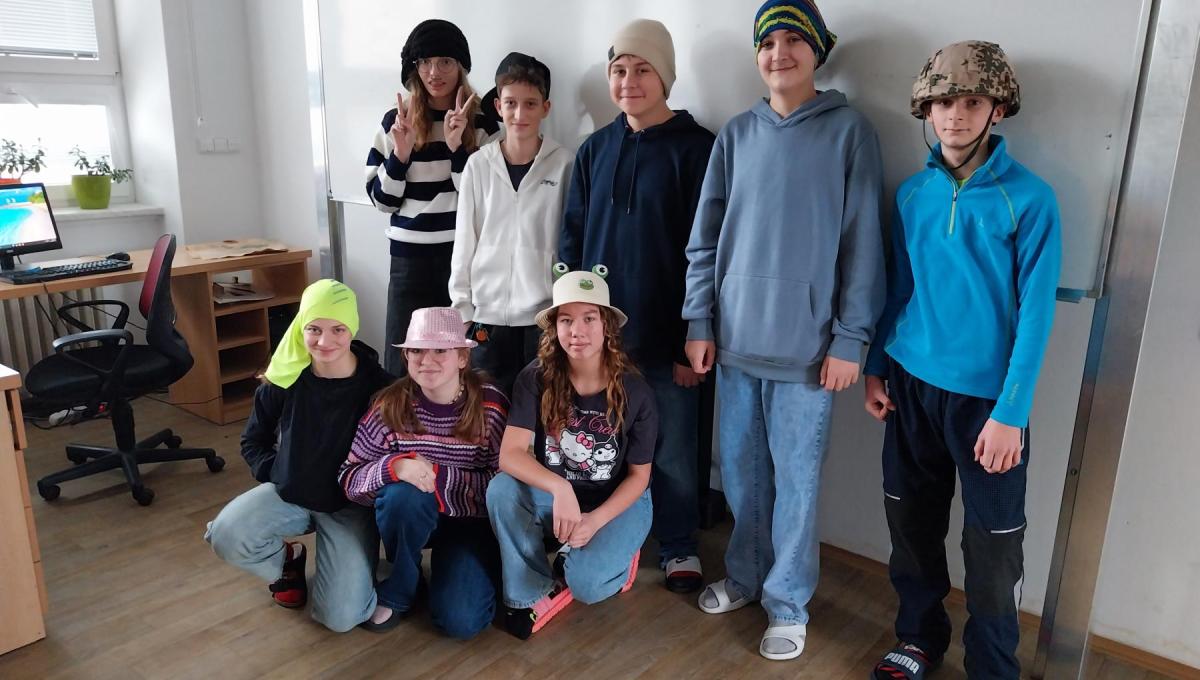 Den klobouků a pokrývek hlavy