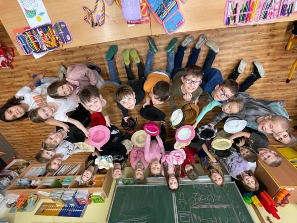 Den klobouků a dalších pokrývek hlavy