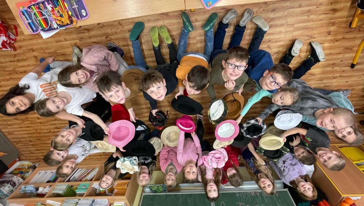 Den klobouků a dalších pokrývek hlavy