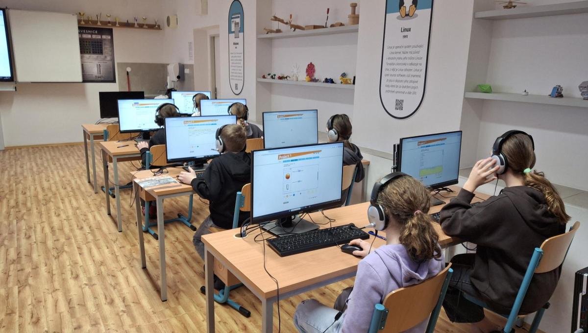 ANGLIČTINA SE SLUCHÁTKY