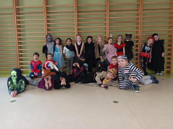 Maškarní den v 1.B