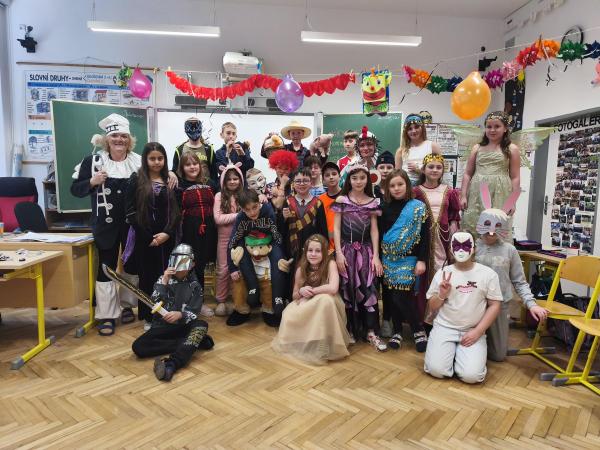 Maškarní karneval + wellbeing snídaně s učitelem a celodenní relax