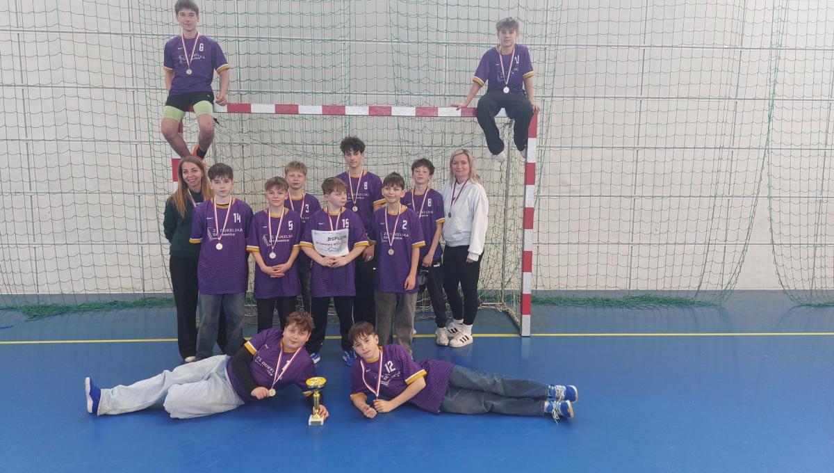 Krajské finále školní házené ovládla ZŠ Dukelská
