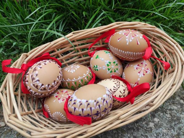 Zdobení kraslic voskovou technikou- 6.C