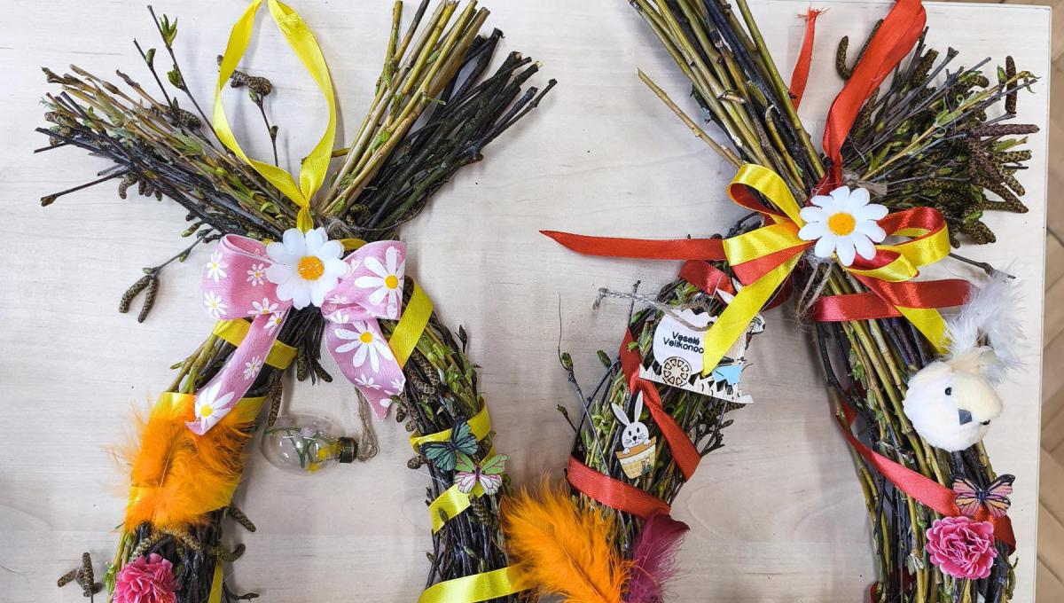 Výroba velikonočního věnečku z proutí