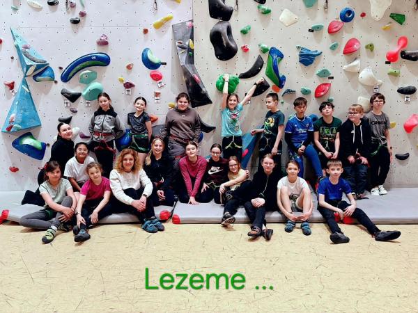 NA LEZECKÉ STĚNĚ V PÍSKU