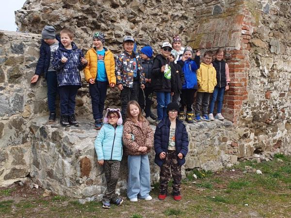 Jak jsme v dubnu poznávali značky, hrad i zvířátka