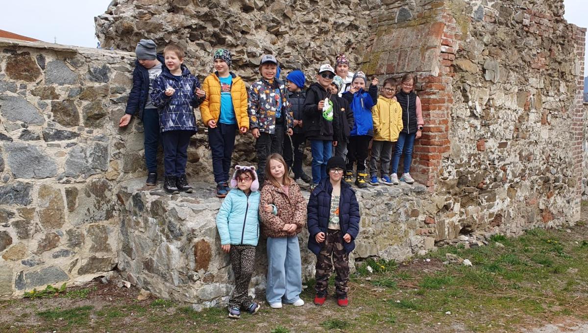 Jak jsme v dubnu poznávali značky, hrad i zvířátka
