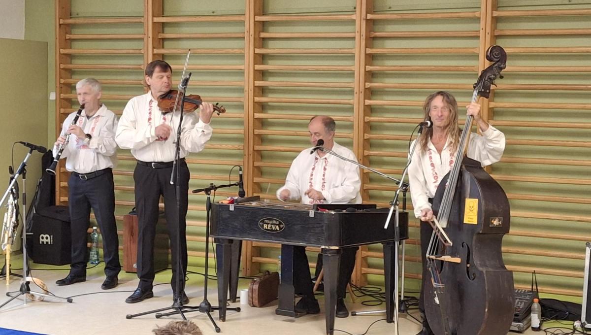 CIMBÁLOVÁ MUZIKA RÉVA