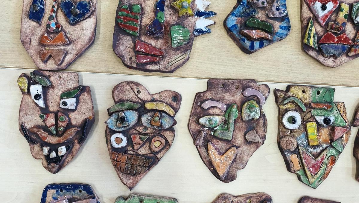 Keramická dílna - vytvoření kreativního keramického obličeje